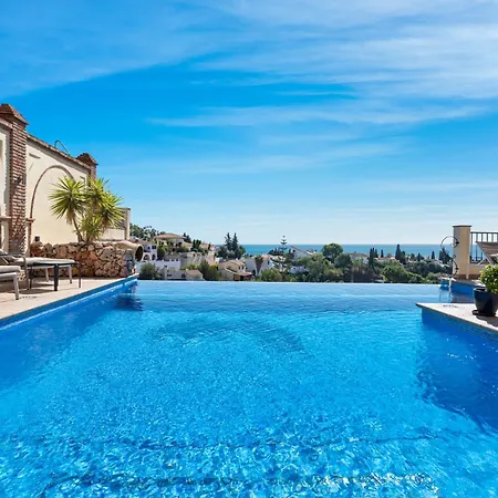 Villa Stunning Infinity Pool Mansion In By Costarentals - Ref 85 *