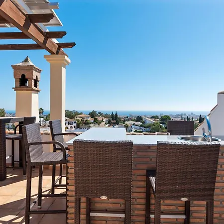 Stunning Infinity Pool Mansion In By Costarentals - Ref 85