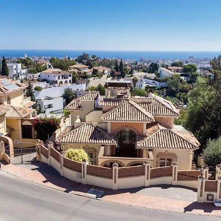 Villa Infinity Pool Mansion By Costarentals - Ref 85