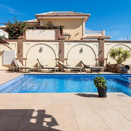 Stunning Infinity Pool Mansion In By Costarentals - Ref 85